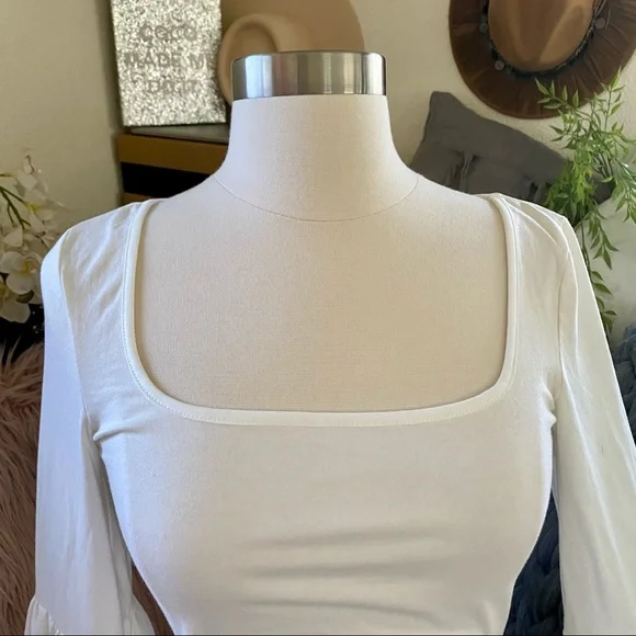 NEW Bell Sleeve Top - Picture 3 of 11